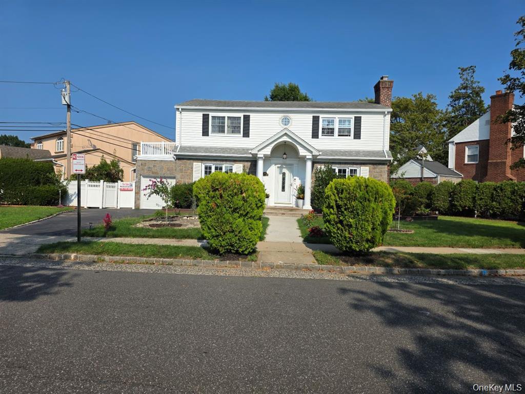 30 Aberdeen Road New Hyde Park, NY 11040 - Photo 1 of 37 a house view with a garden space