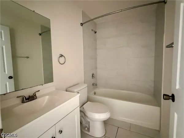 $1,600 | 4712 Southeast 5th Avenue, Cape Coral, FL 33904