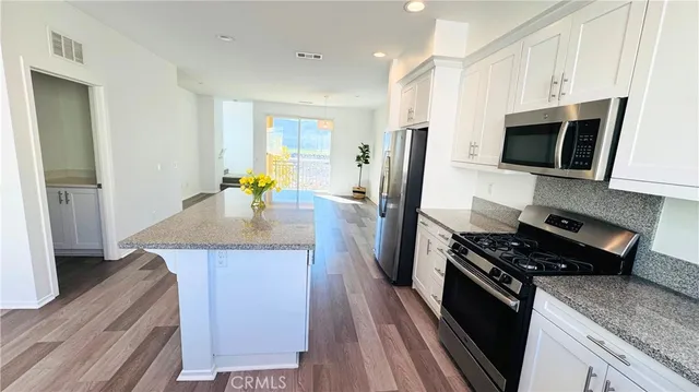 $3,250 | 936 Savi Drive, Unit 104, Corona, CA 92878