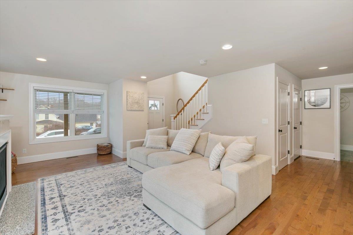 217 South Main Street Seabrook, NH 03874 - Photo 7 of 43