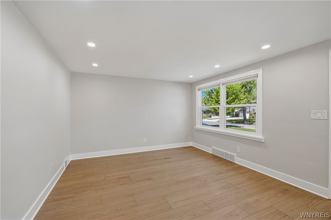 298 Lowell Road Tonawanda, NY 14217 - Photo 9 of 28