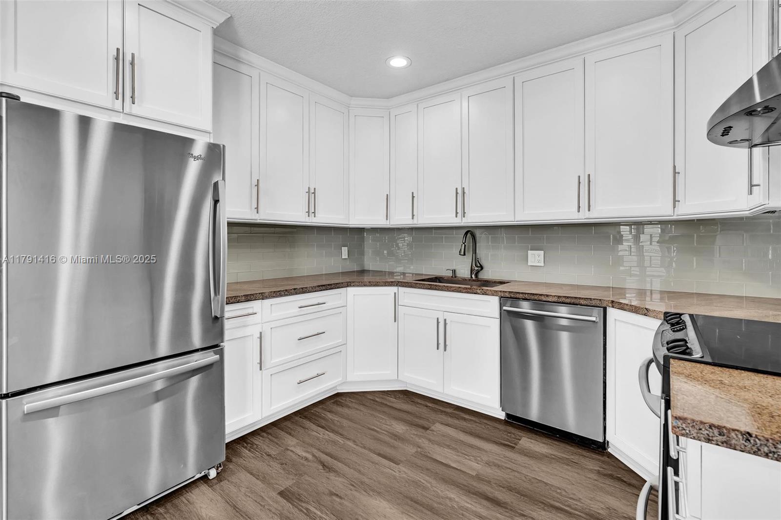 23140 Island View, Unit 3 Boca Raton, FL 33433 - Photo 7 of 33