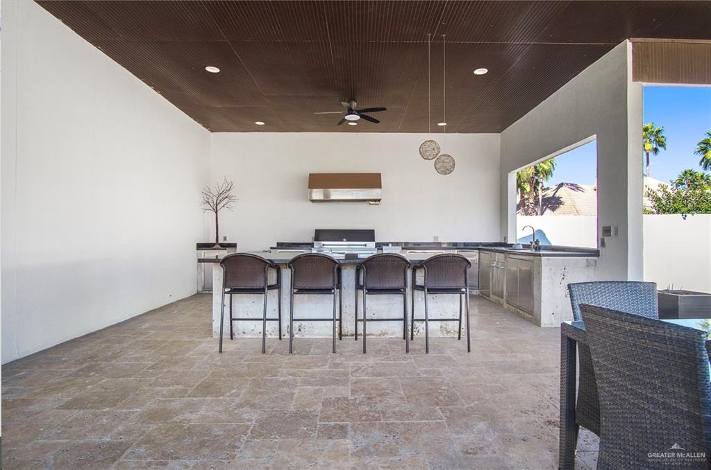 2806 Santa Laura Mission, TX 78572 - Photo 29 of 43 a view of a livingroom with furniture
