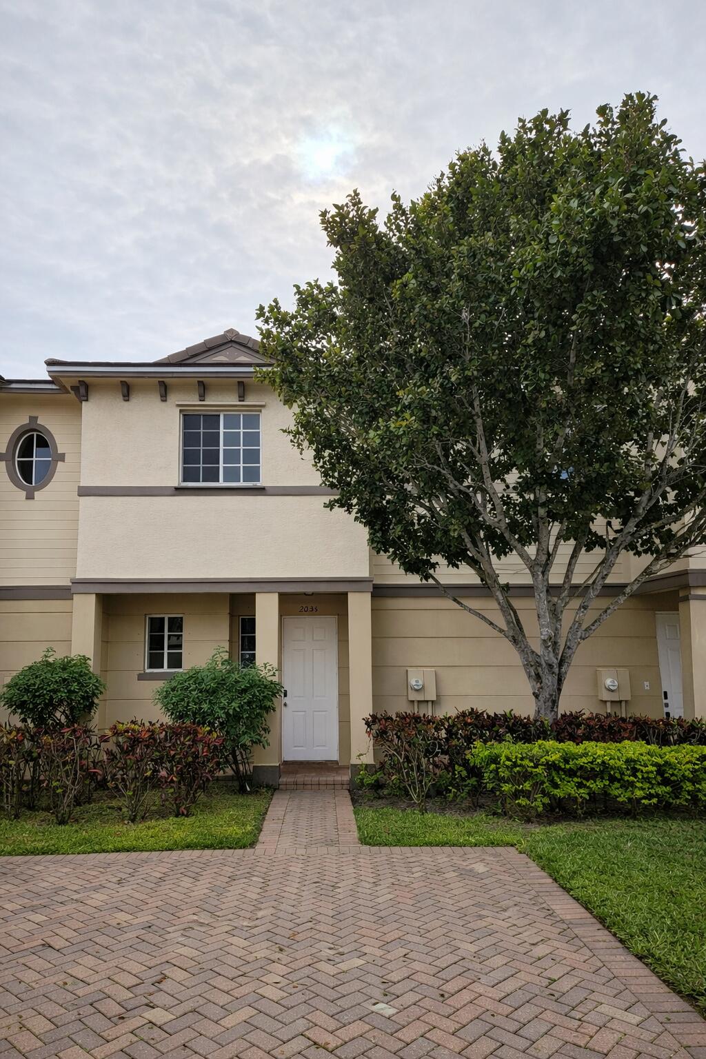 2035 Nassau Drive Riviera Beach, FL 33404 - Photo 10 of 14 Front entrance