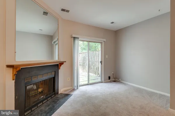 $2,500 | 2133 Whisper Way, Reston, VA 20191