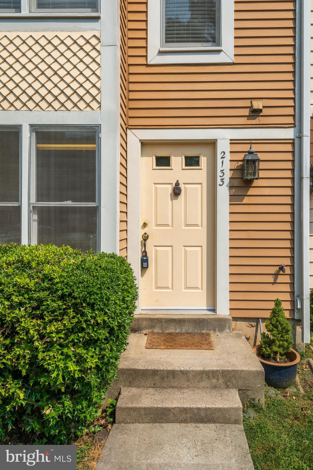 2133 Whisper Way Reston, VA 20191 - Photo 7 of 42