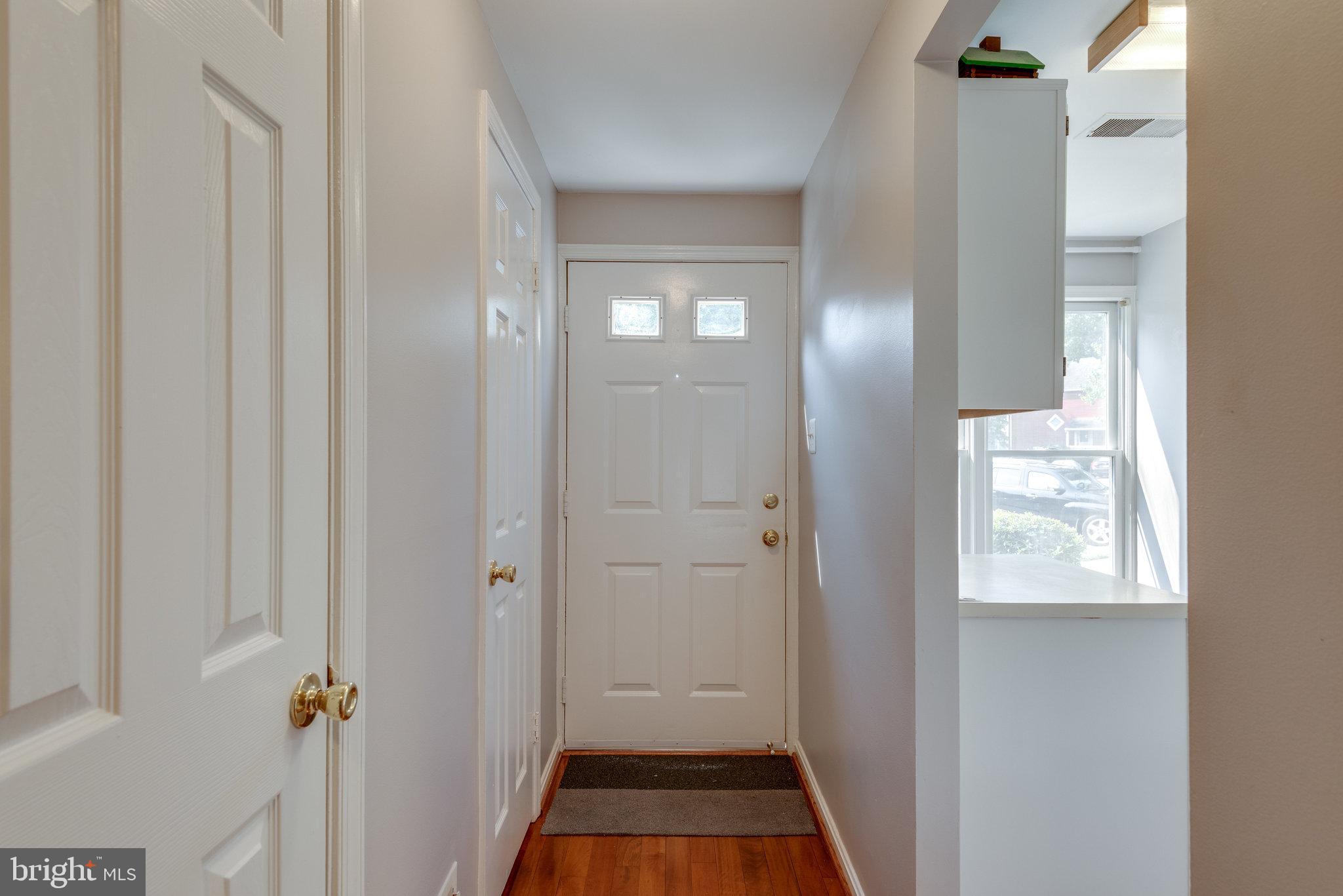 2133 Whisper Way Reston, VA 20191 - Photo 8 of 42