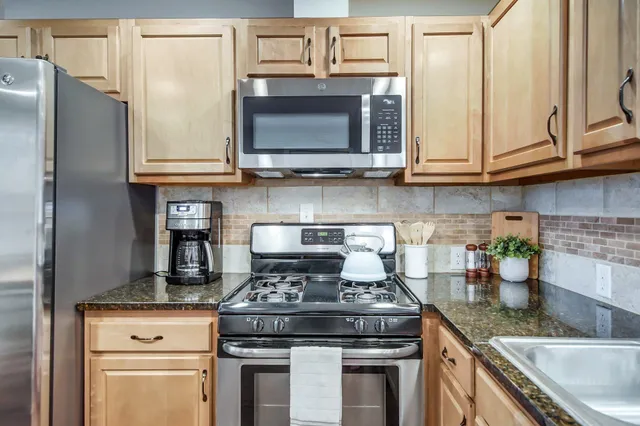 $4,500 | 17520 11th Avenue North, Plymouth, MN 55447