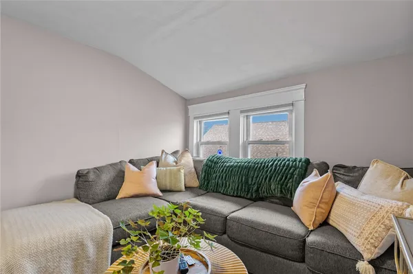 $1,300 | 86 Rochambeau Avenue, Unit 3, Providence, RI 02906