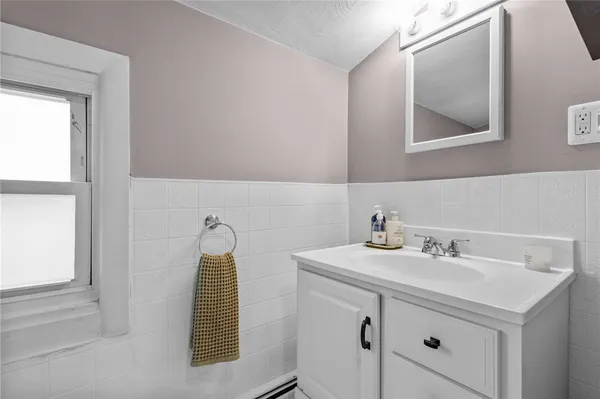 $1,300 | 86 Rochambeau Avenue, Unit 3, Providence, RI 02906
