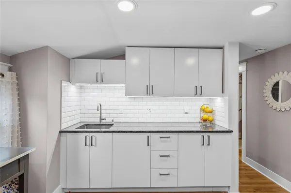 $1,300 | 86 Rochambeau Avenue, Unit 3, Providence, RI 02906