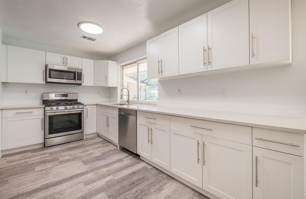 750 Southwest 3rd Street Boca Raton, FL 33486 - Photo 9 of 30 750 SW 3rd Street-19
