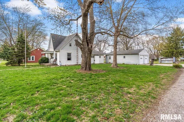 $120,000 | 325 West Jackson Street, Virden, IL 62690