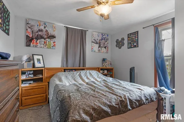 $120,000 | 325 West Jackson Street, Virden, IL 62690