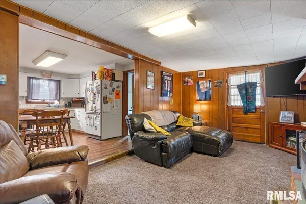 $120,000 | 325 West Jackson Street, Virden, IL 62690