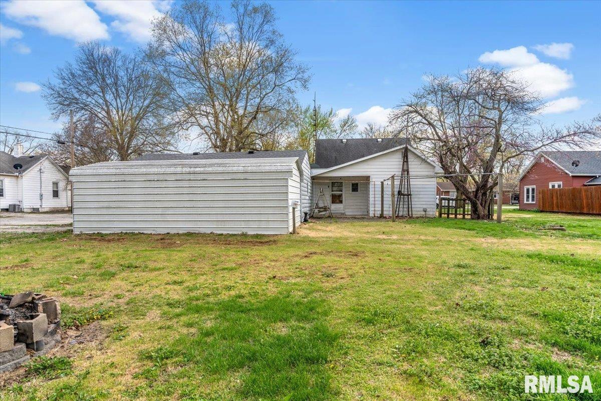 325 West Jackson Street Virden, IL 62690 - Photo 24 of 30