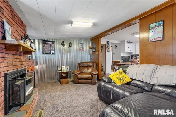 $120,000 | 325 West Jackson Street, Virden, IL 62690