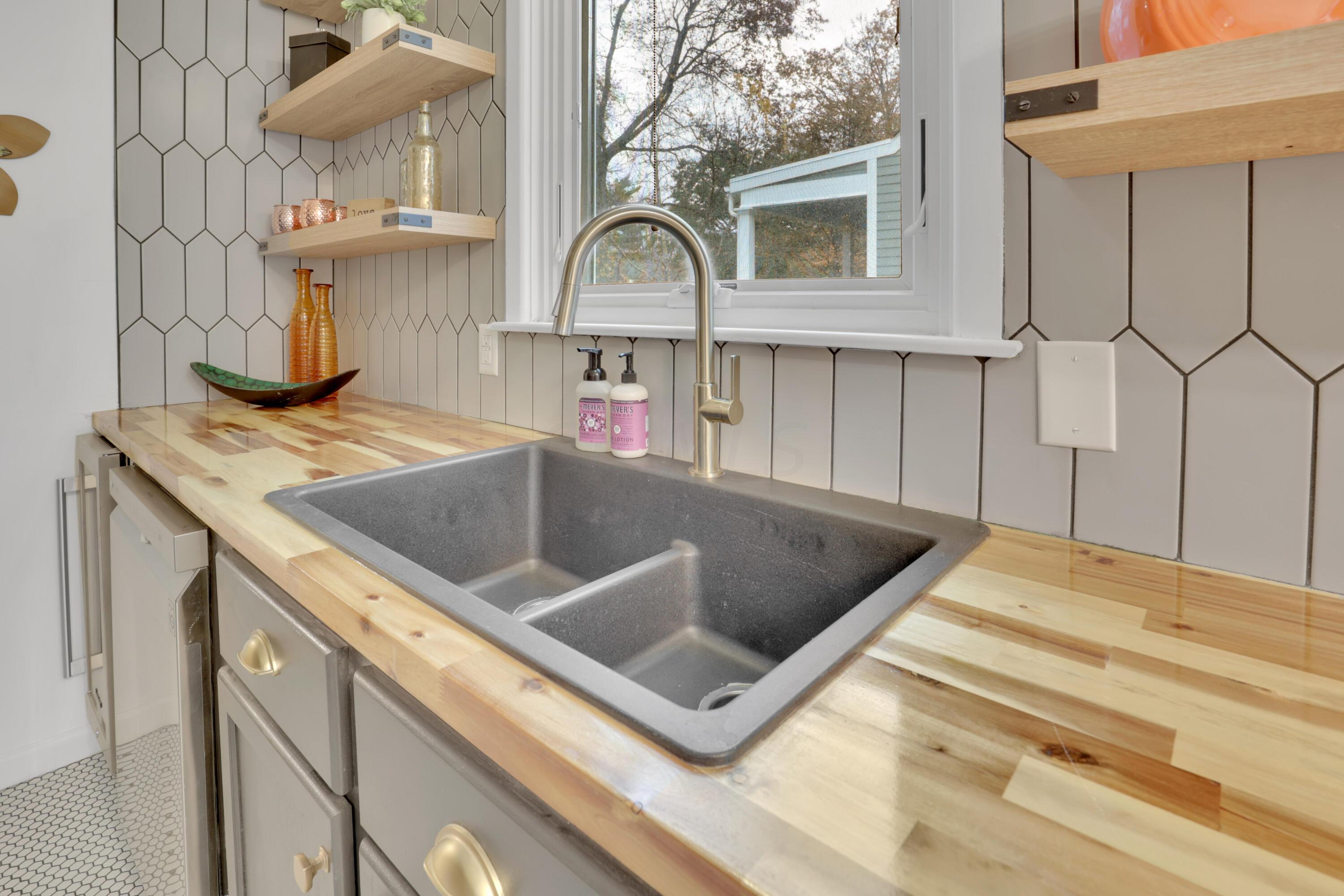 451 Acton Road Columbus, OH 43214 - Photo 20 of 42 Butcher Block Counters