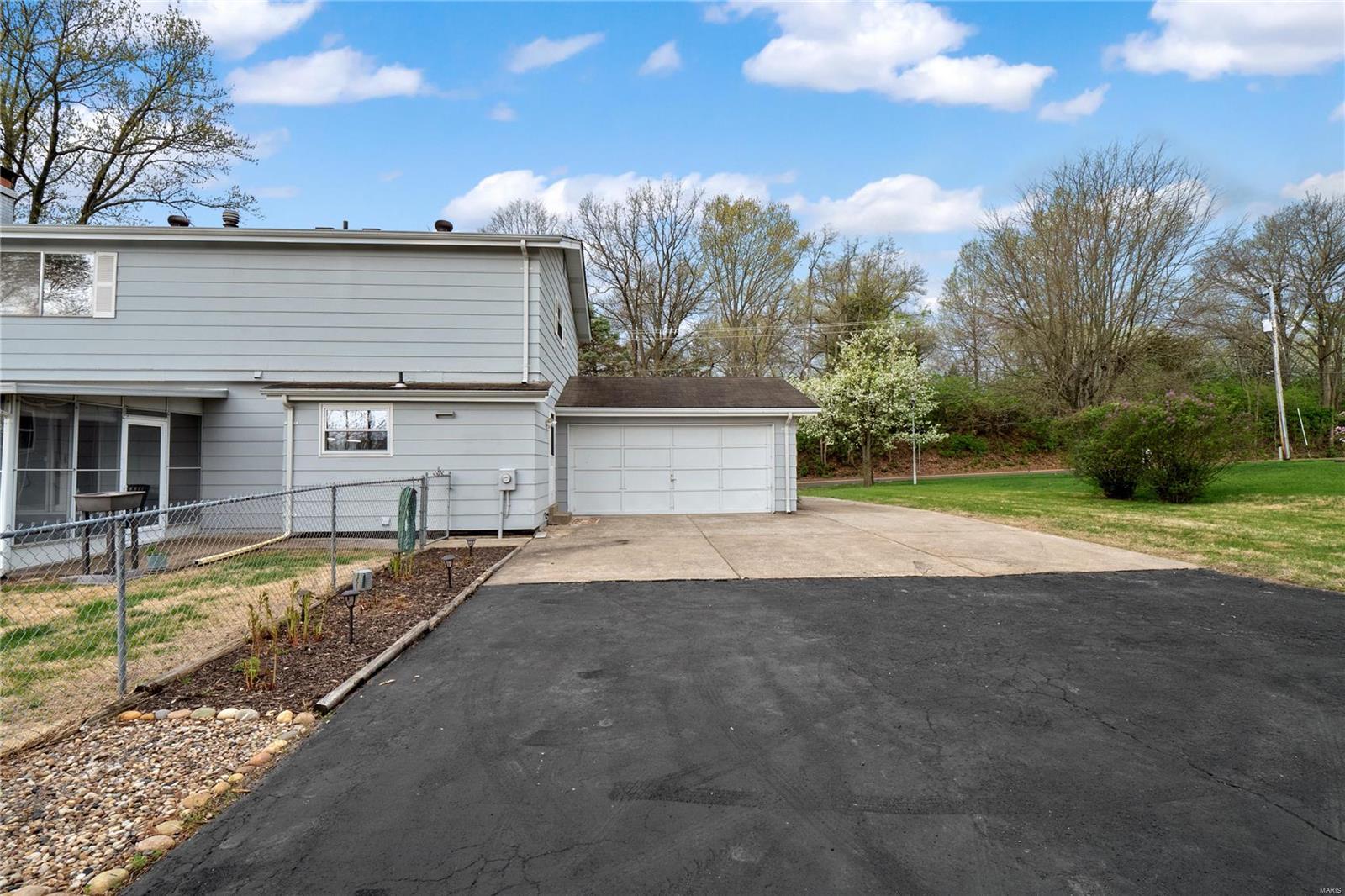 14859 Conway Road Chesterfield, MO 63017 - Photo 34 of 42 Gallery Image 34