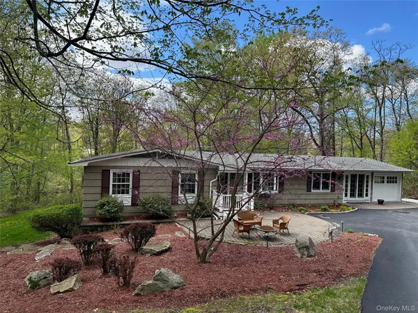 $965,000 | 43 Canada Hill Drive, Garrison, NY 10524