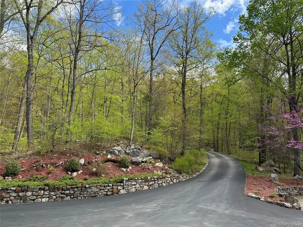 $965,000 | 43 Canada Hill Drive, Garrison, NY 10524