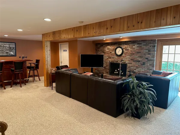 $965,000 | 43 Canada Hill Drive, Garrison, NY 10524