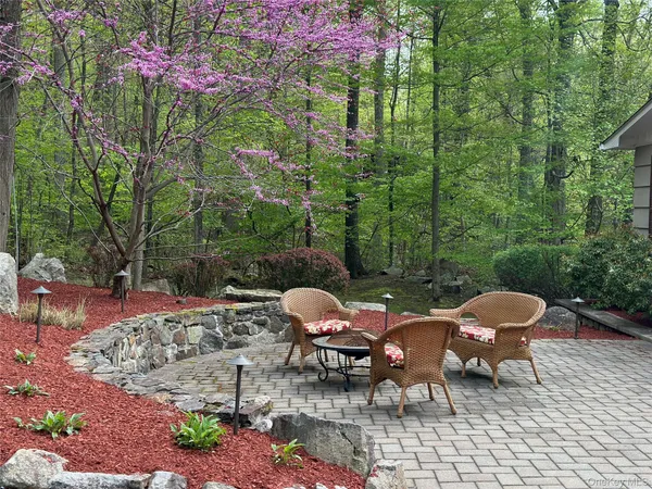 $965,000 | 43 Canada Hill Drive, Garrison, NY 10524