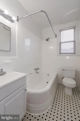 $1,563 | 7607 Eastern Avenue Northwest, Unit 202, Takoma Park, MD 20912