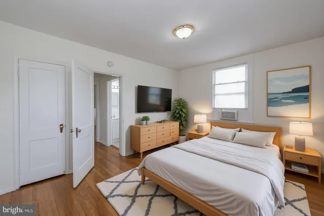 $1,563 | 7607 Eastern Avenue Northwest, Unit 202, Takoma Park, MD 20912