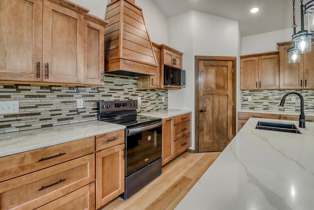 215 Emma Court Mapleton, ND 58059 - Photo 9 of 38