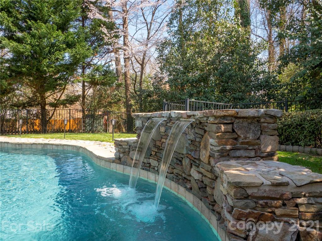 5725 Brookhaven Road Charlotte, NC 28210 - Photo 29 of 39 a view of outdoor space and yard
