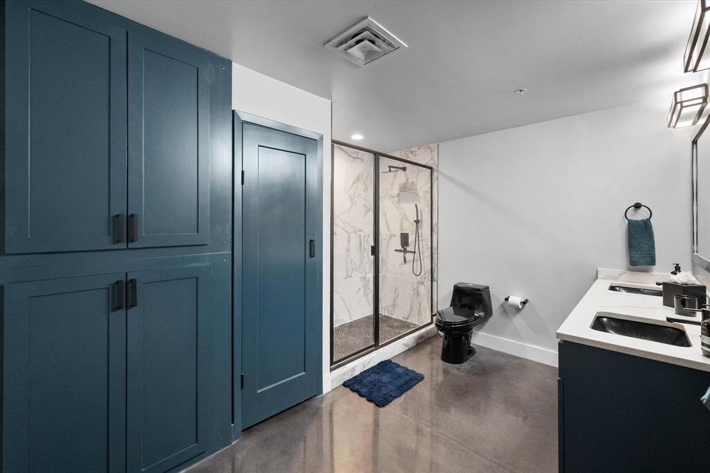 1122 Jackson Street, Unit 418 Dallas, TX 75202 - Photo 14 of 23 a view of a workspace with furniture and a window