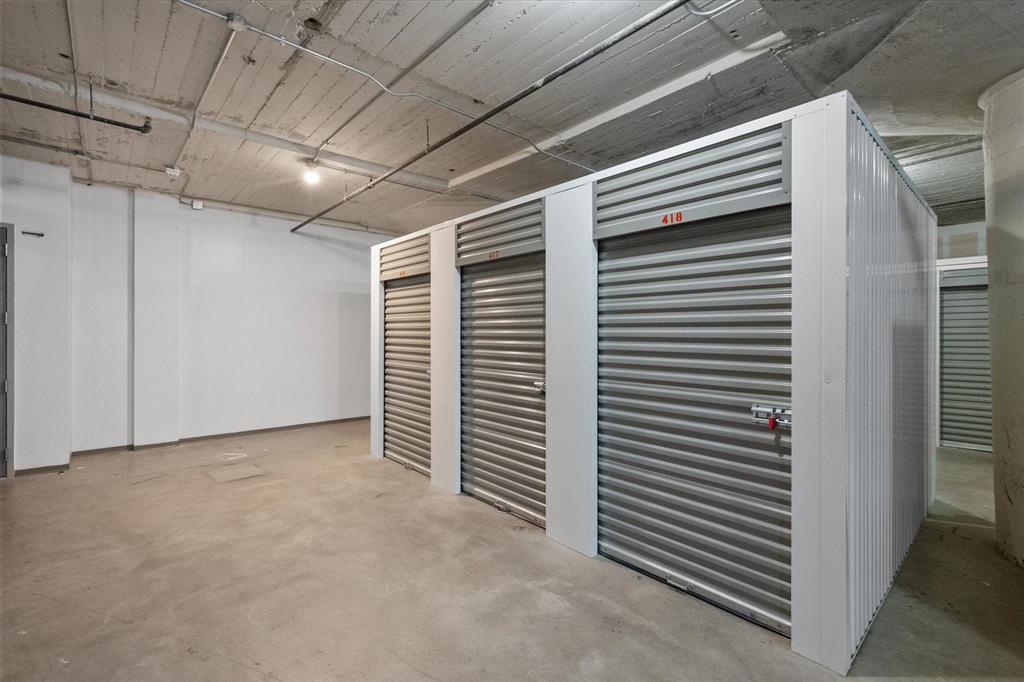 1122 Jackson Street, Unit 418 Dallas, TX 75202 - Photo 16 of 23 a view of livingroom with an empty space