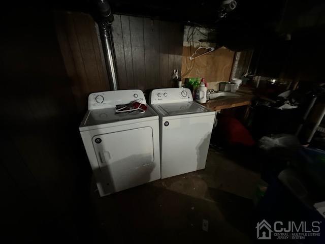228 Hamilton Street New Brunswick, NJ 08901 - Photo 2 of 10 a utility room with dryer and washer