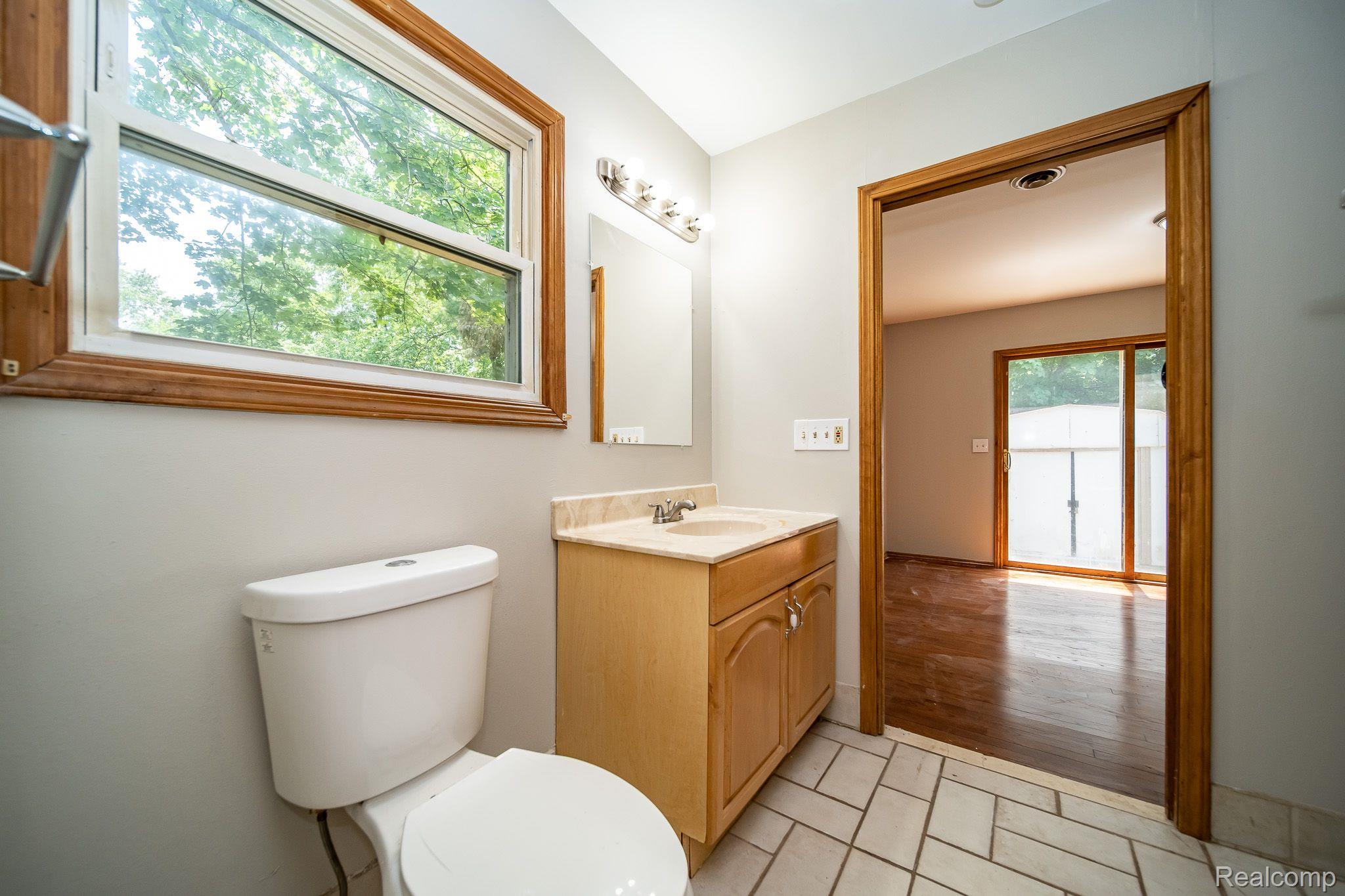 20954 Greenview Road Southfield, MI 48075 - Photo 33 of 55 Gallery Image 33