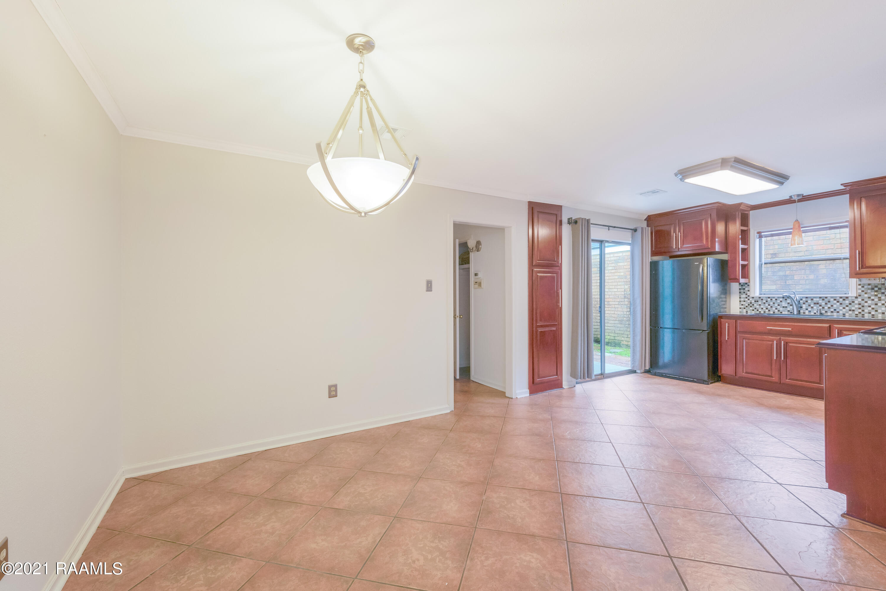 128 Steiner Road, Unit C Lafayette, LA 70508 - Photo 5 of 18 128SteinerCRET-11