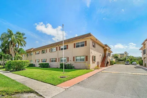 $225,000 | 500 Southwest 2nd Avenue, Unit 120, Boca Raton, FL 33432