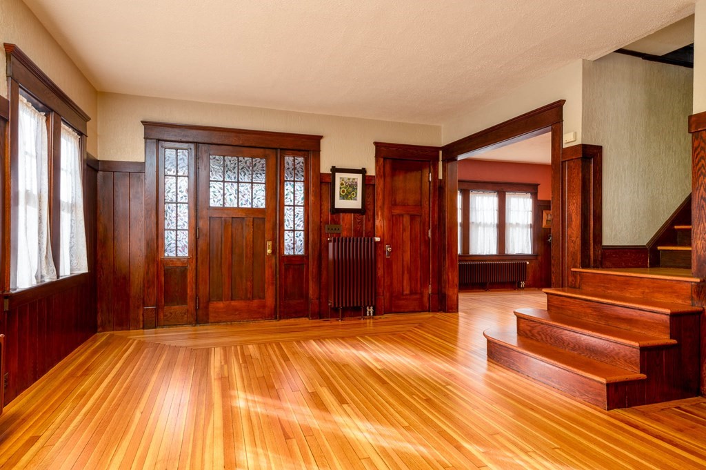 73 Wellesley Road Holyoke, MA 01040 - Photo 6 of 42 Gallery Image 6