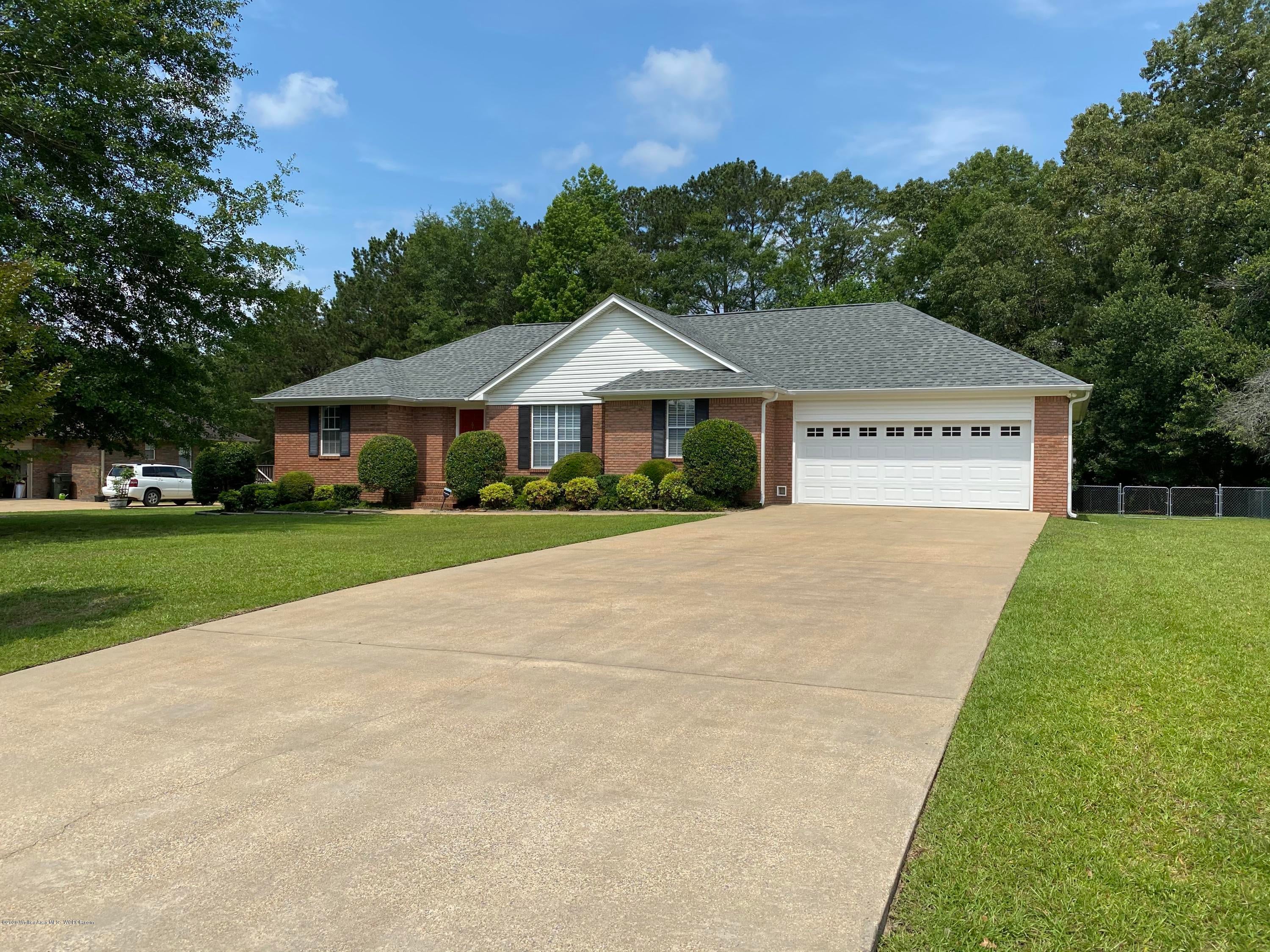 3902 Fox Run Jasper, AL 35504 - Photo 1 of 24 Gallery Image 1