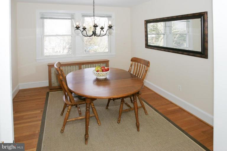 605 McNeill Road Silver Spring, MD 20910 - Photo 4 of 16 Dining Room