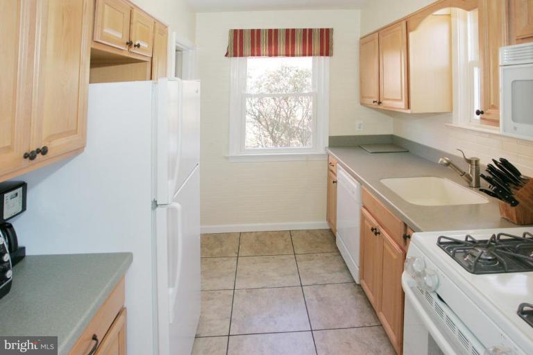 605 McNeill Road Silver Spring, MD 20910 - Photo 8 of 16 Kitchen #2