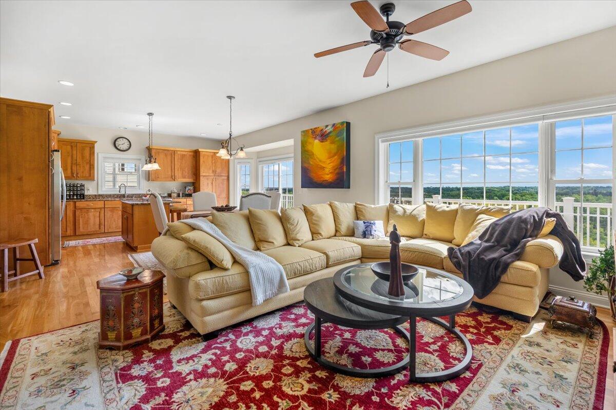 630 Stone Ridge Drive Lake Geneva, WI 53147 - Photo 6 of 46 08-DSC09775-HDR