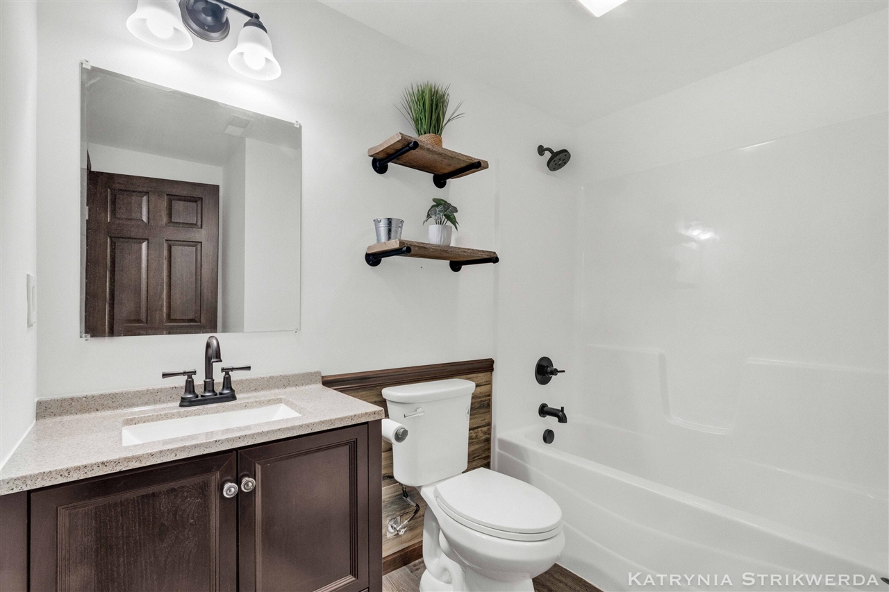 2256 South Cochran Road Charlotte, MI 48813 - Photo 41 of 77