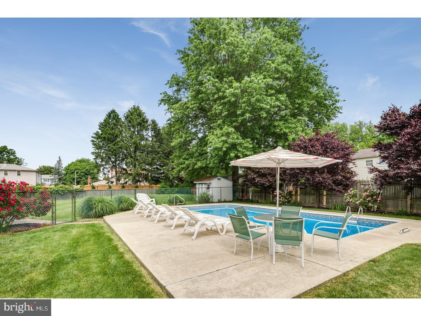 21 Stonebridge Road Cherry Hill, NJ 08003 - Photo 3 of 35 Gallery Image 3