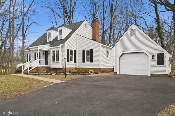 $749,000 | 7087 Westmoreland Drive, Warrenton, VA 20187