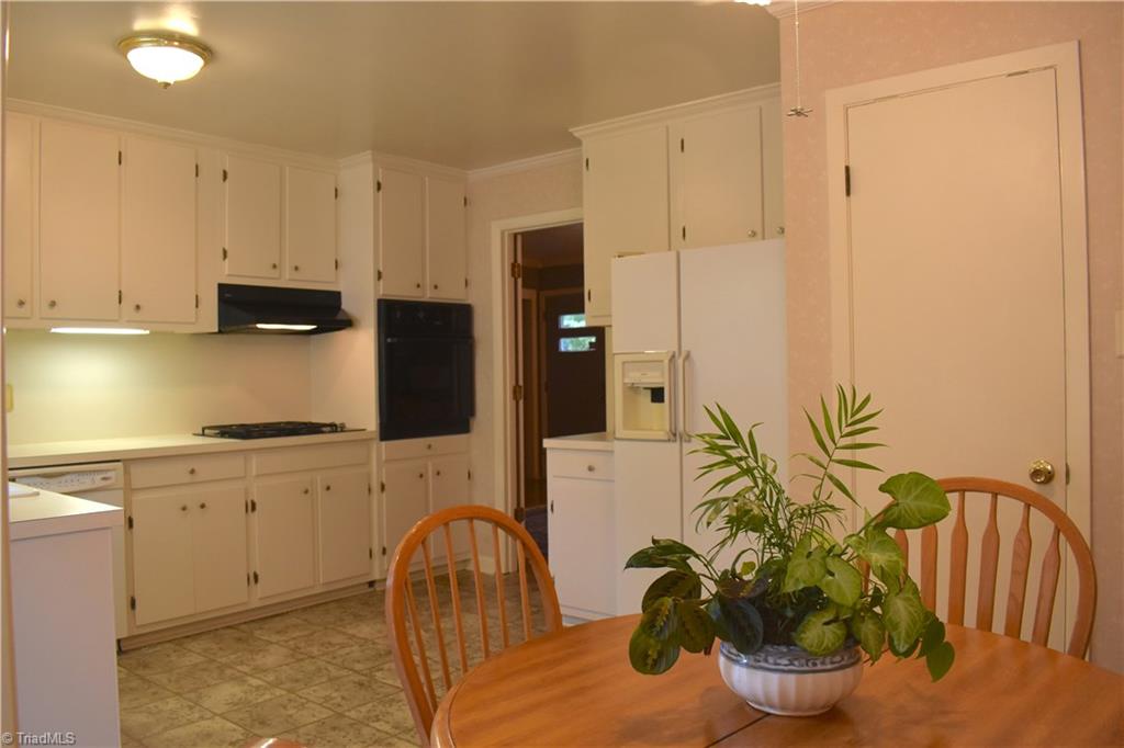 6309 Hunt Road Pleasant Garden, NC 27313 - Photo 8 of 30 Gallery Image 8