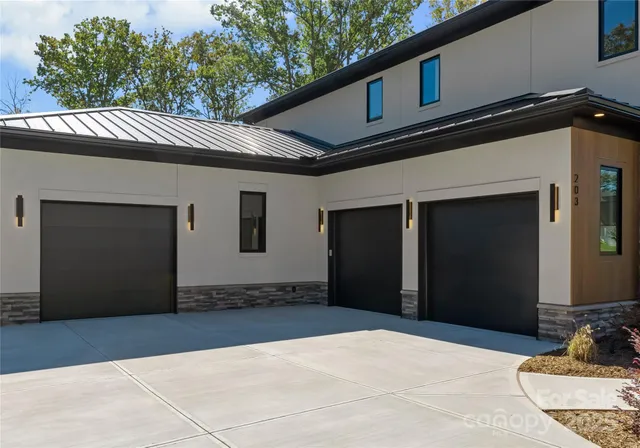 $3,050,000 | 203 Sugar Maple Lane, Unit 23, Matthews, NC 28104