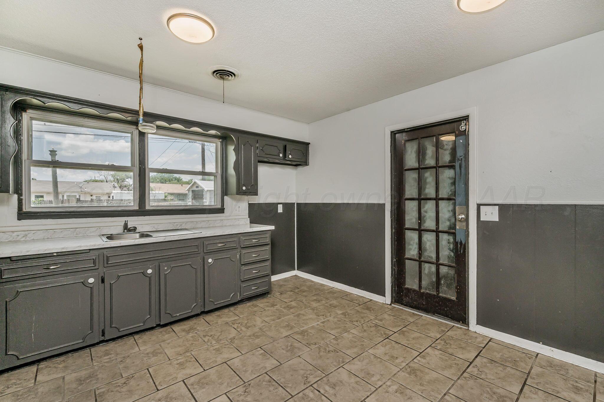 2902 Pryor Street Amarillo, TX 79103 - Photo 8 of 18 2902 Pryor St 11