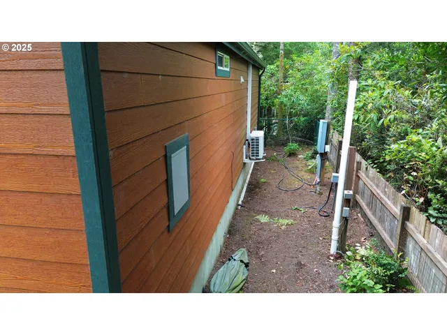 a sign that is on the side of the road