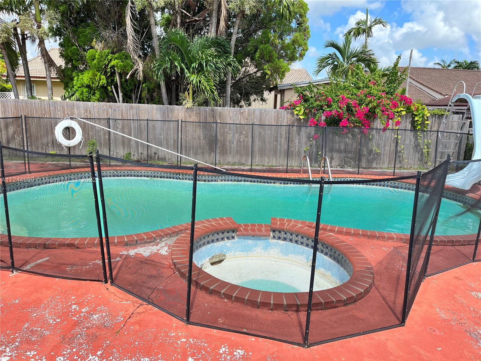 2520 Southwest 102nd Avenue Miami, FL 33165 - Photo 20 of 21
